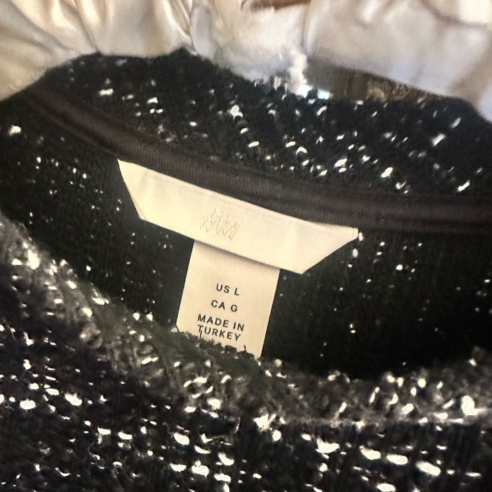 H&M Black and White Women's sleeveless Sweater